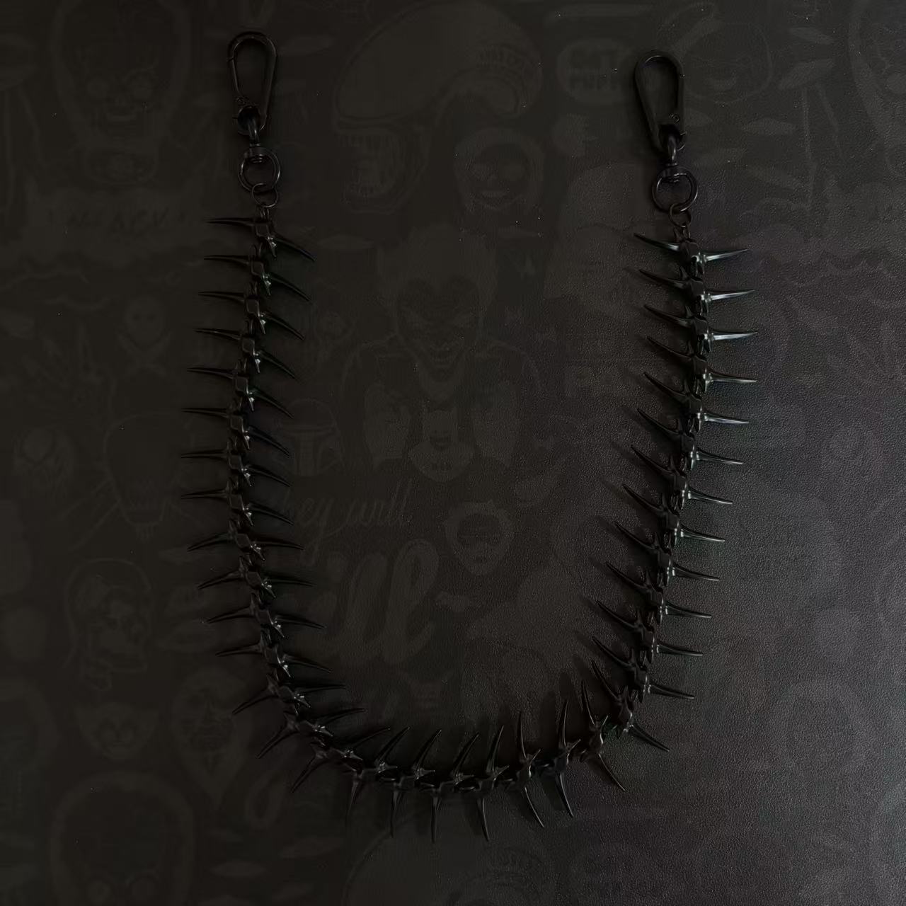 Phone Accessories Design - Mat Siyah İskelet Metal Ağır Balık